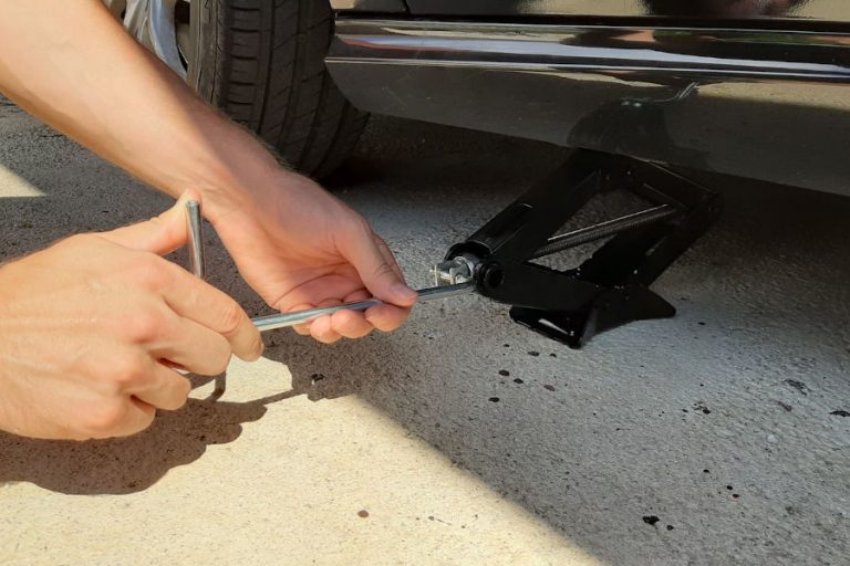 The Scissor Jack How to Use It, Different Types, and More Car Roar