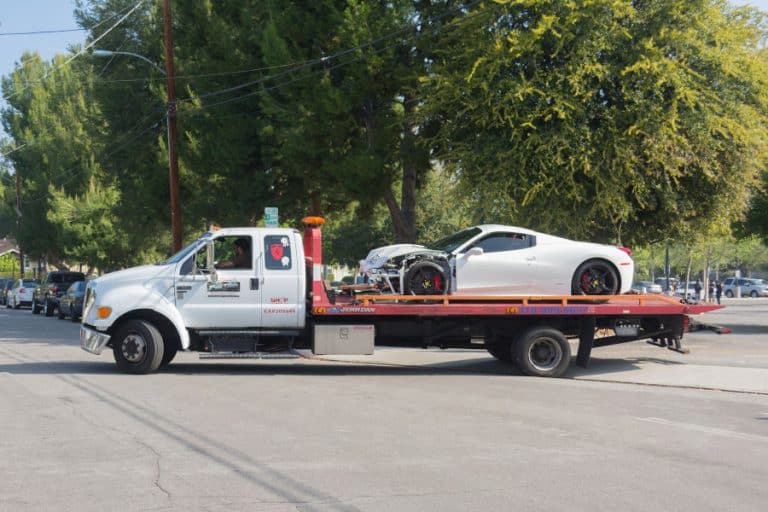 How Much Does It Cost to Tow a Car? (Towing Service Cost) Car Roar